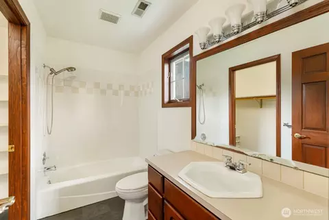 Bath - 47108 290th Ave SE, Enumclaw, WA 98022 photo 3 of 5