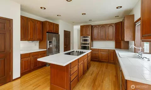 Kitchen - 47108 290th Ave SE, Enumclaw, WA 98022 photo 1 of 3
