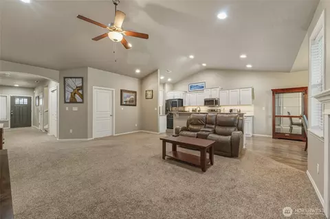 Living - 1397 Caprio Loop, Walla Walla, WA 99362 photo 3 of 3