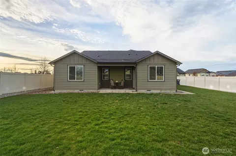 Exterior - 1397 Caprio Loop, Walla Walla, WA 99362 photo 4 of 8
