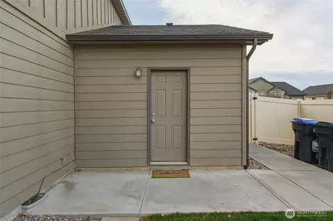 Exterior - 1397 Caprio Loop, Walla Walla, WA 99362 photo 7 of 8