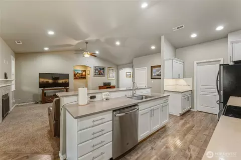 Kitchen - 1397 Caprio Loop, Walla Walla, WA 99362 photo 2 of 2