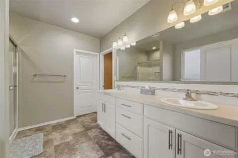 Bath - 1397 Caprio Loop, Walla Walla, WA 99362 photo 2 of 6