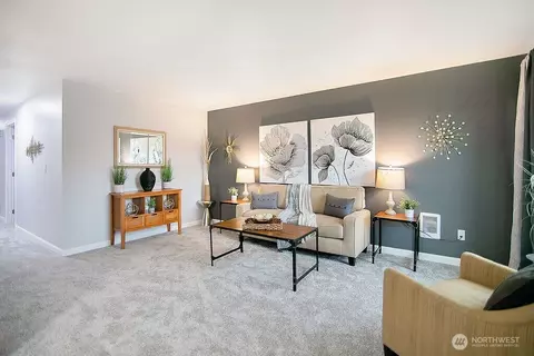 Living - 341 24th Ave, Longview, WA 98632 photo 3 of 4