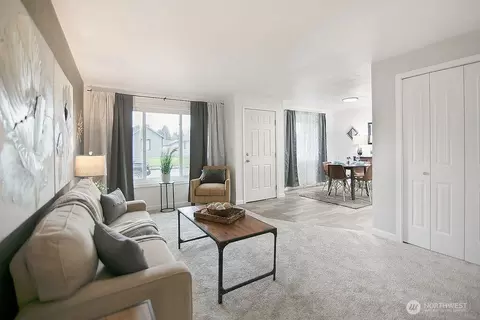 Living - 341 24th Ave, Longview, WA 98632 photo 4 of 4