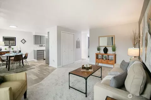 Living - 341 24th Ave, Longview, WA 98632 photo 2 of 4