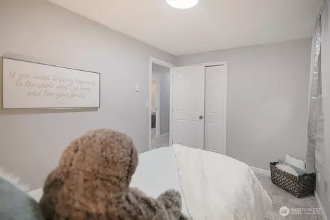 Bedroom - 341 24th Ave, Longview, WA 98632 photo 9 of 10