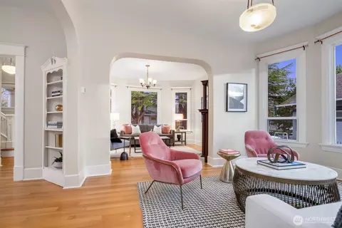 Living - 703 24th Ave S, Seattle, WA 98144 photo 2 of 4