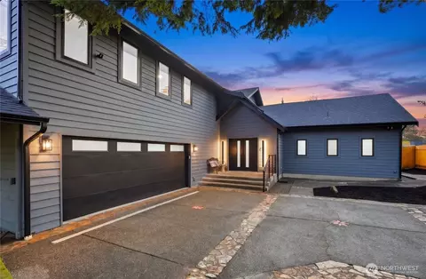 130 203rd Pl SW, Lynnwood, WA 98036