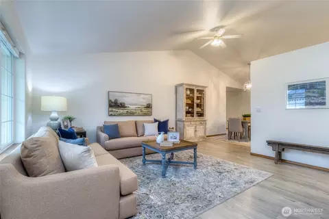 Living - 64 Talon Loop, Walla Walla, WA 99362 photo 1 of 2