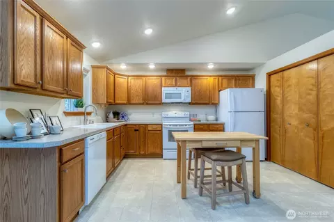 Kitchen - 64 Talon Loop, Walla Walla, WA 99362 photo 1 of 2