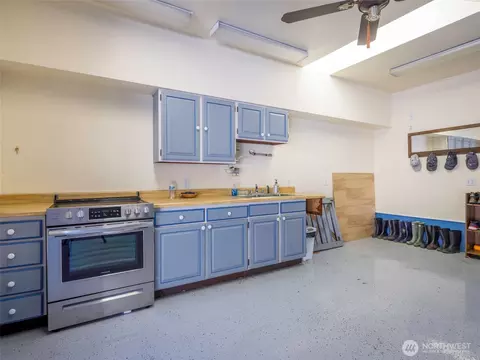 Kitchen - 81 Seamount Dr, Brinnon, WA 98320 photo 6 of 6