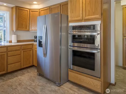Kitchen - 81 Seamount Dr, Brinnon, WA 98320 photo 4 of 6