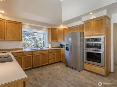 Kitchen - 81 Seamount Dr, Brinnon, WA 98320 photo 1 of 6