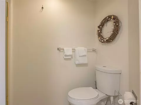 Bath - 81 Seamount Dr, Brinnon, WA 98320 photo 2 of 5