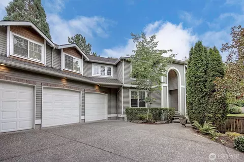 414 10th St S, Kirkland, WA 98033