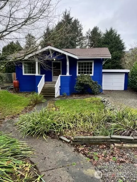 10727 Phinney Ave N, Seattle, WA 98133