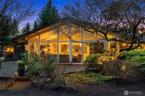 11029 Totem Pole Ln, Woodway, WA 98020