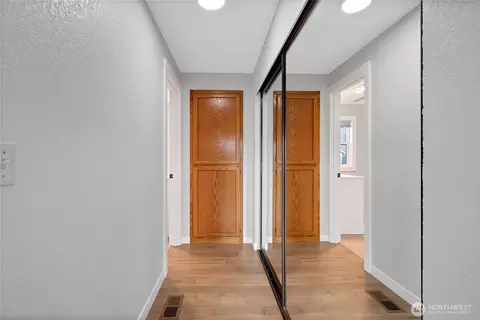 Entry Way - 2881 Initial Ave, Enumclaw, WA 98022 photo 2 of 2