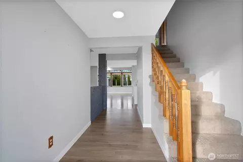 Entry Way - 2881 Initial Ave, Enumclaw, WA 98022 photo 1 of 2