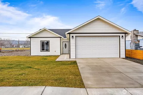 248 SE Pioneer Ave, Ephrata, WA 98823