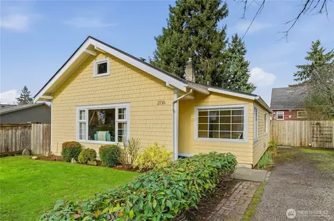 2136 N 90th St, Seattle, WA 98103