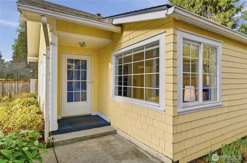 2136 N 90th St, Seattle, WA 98103 photo 2