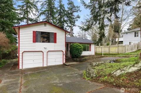 2681 Olympic Dr, Oak Harbor, WA 98277