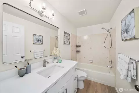 Bath - 719 213 St SE, Bothell, WA 98021 photo 3 of 3