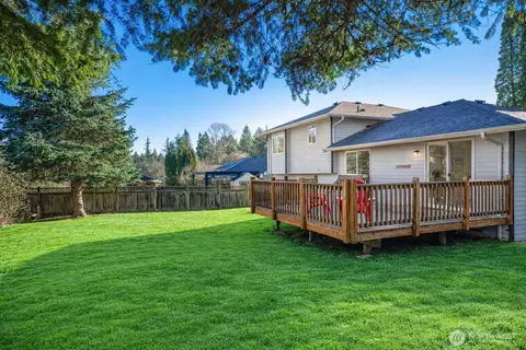 Exterior - 719 213 St SE, Bothell, WA 98021 photo 4 of 4