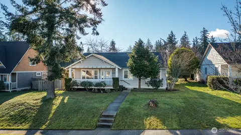 2209 25th St, Anacortes, WA 98221