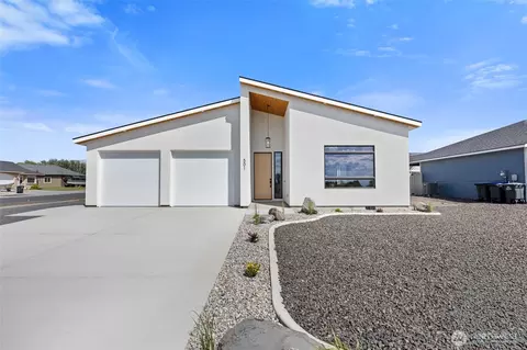 501 S Sand Dune Rd, Moses Lake, WA 98837