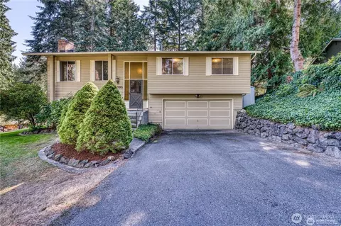 3915 NE Hyak Way, Bremerton, WA 98311