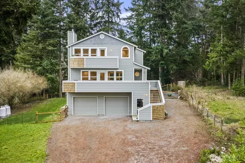 945 Rowe Rd, Camano Island, WA 98282