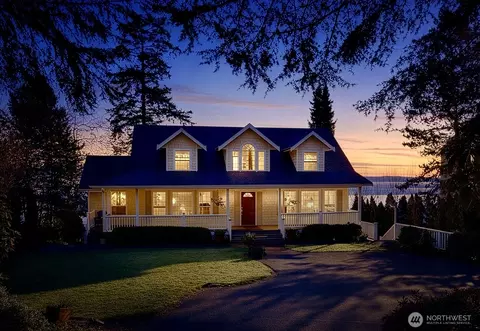 2820 SW Scenic Heights St, Oak Harbor, WA 98277