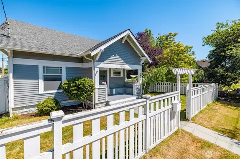 1506 12th St, Anacortes, WA 98221