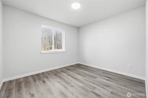 Bedroom - 6494 Watson Loop, Maple Falls, WA 98266 photo 3 of 6