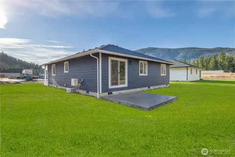 Exterior - 6494 Watson Loop, Maple Falls, WA 98266 photo 3 of 4
