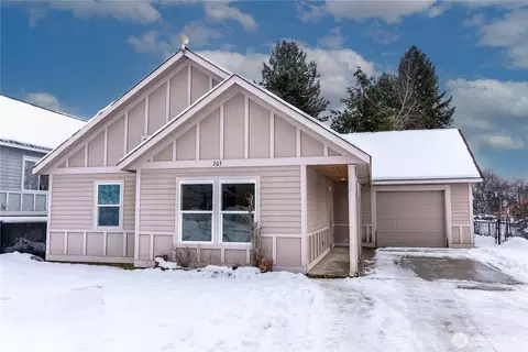203 Washington St, Winthrop, WA 98862