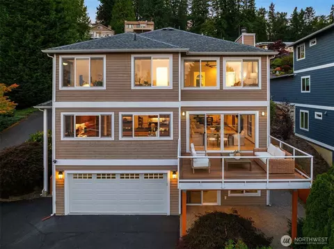 8533 NE Juanita Dr, Kirkland, WA 98034