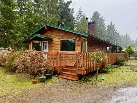 2002 200th Ln, Ocean Park, WA 98640
