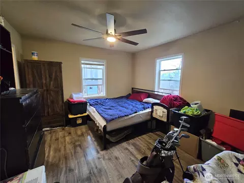 Bedroom - 276261 Highway 101, Sequim, WA 98382 photo 1 of 4