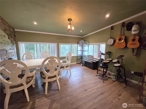 Dining - 276261 Highway 101, Sequim, WA 98382 photo 1 of 2