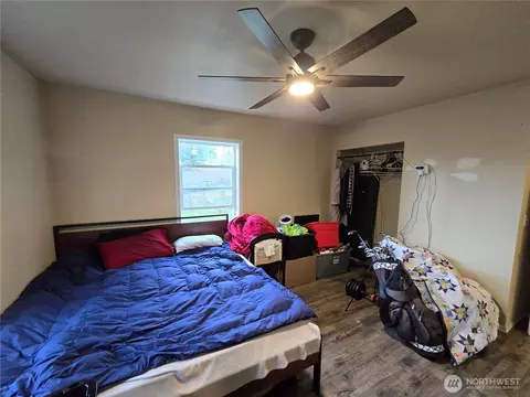 Bedroom - 276261 Highway 101, Sequim, WA 98382 photo 2 of 4