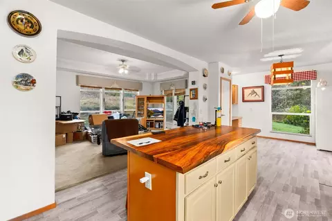 Kitchen - 280 Bear View Dr, Chehalis, WA 98532 photo 4 of 4