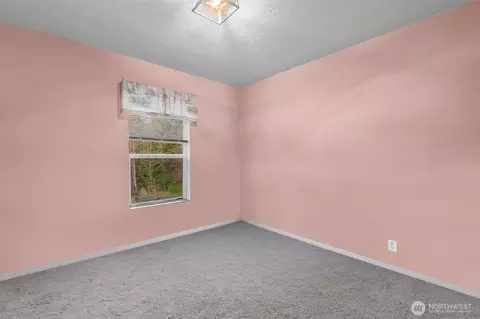 Bedroom - 280 Bear View Dr, Chehalis, WA 98532 photo 3 of 3