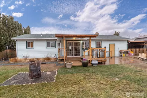 785 N Jerome Ln, East Wenatchee, WA 98802