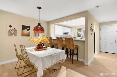 Dining - 15600 116th Ave NE #K3, Bothell, WA 98011 photo 1 of 6
