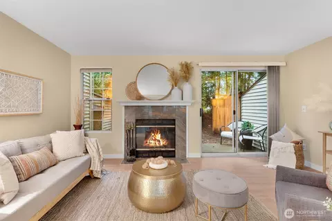 Living - 15600 116th Ave NE #K3, Bothell, WA 98011 photo 3 of 3