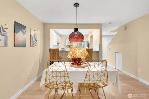 Dining - 15600 116th Ave NE #K3, Bothell, WA 98011 photo 3 of 6